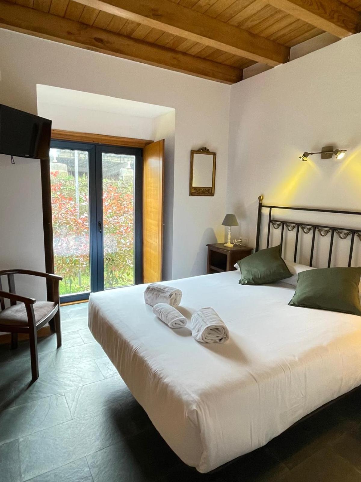 A Ribeira Do Tambre Guest House Troitosende Bagian luar foto