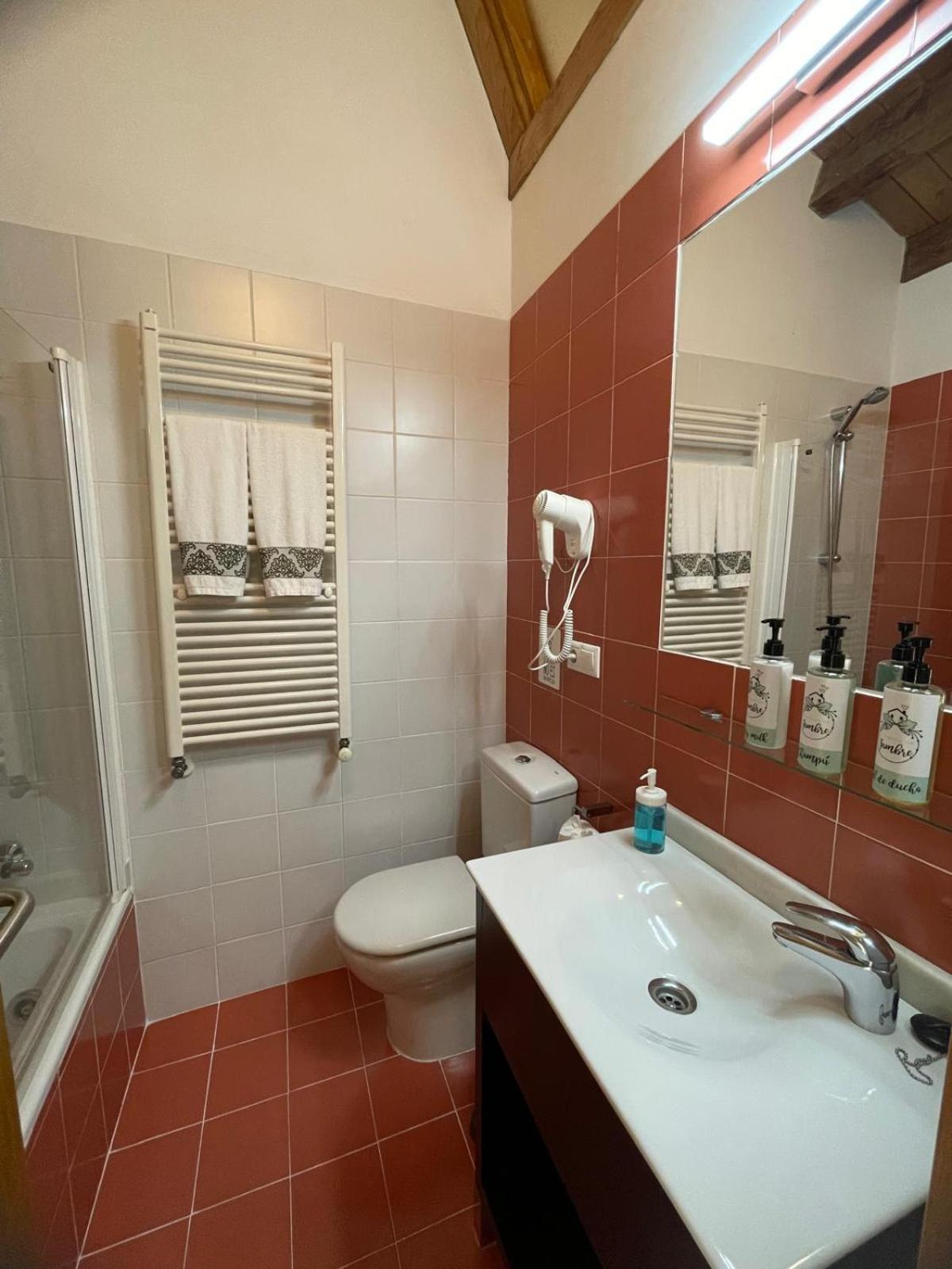 A Ribeira Do Tambre Guest House Troitosende Bagian luar foto