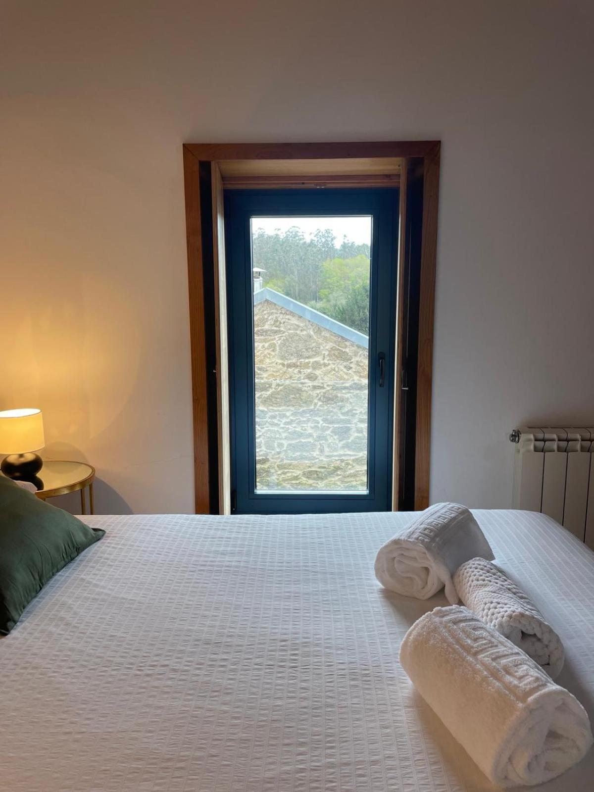 A Ribeira Do Tambre Guest House Troitosende Bagian luar foto