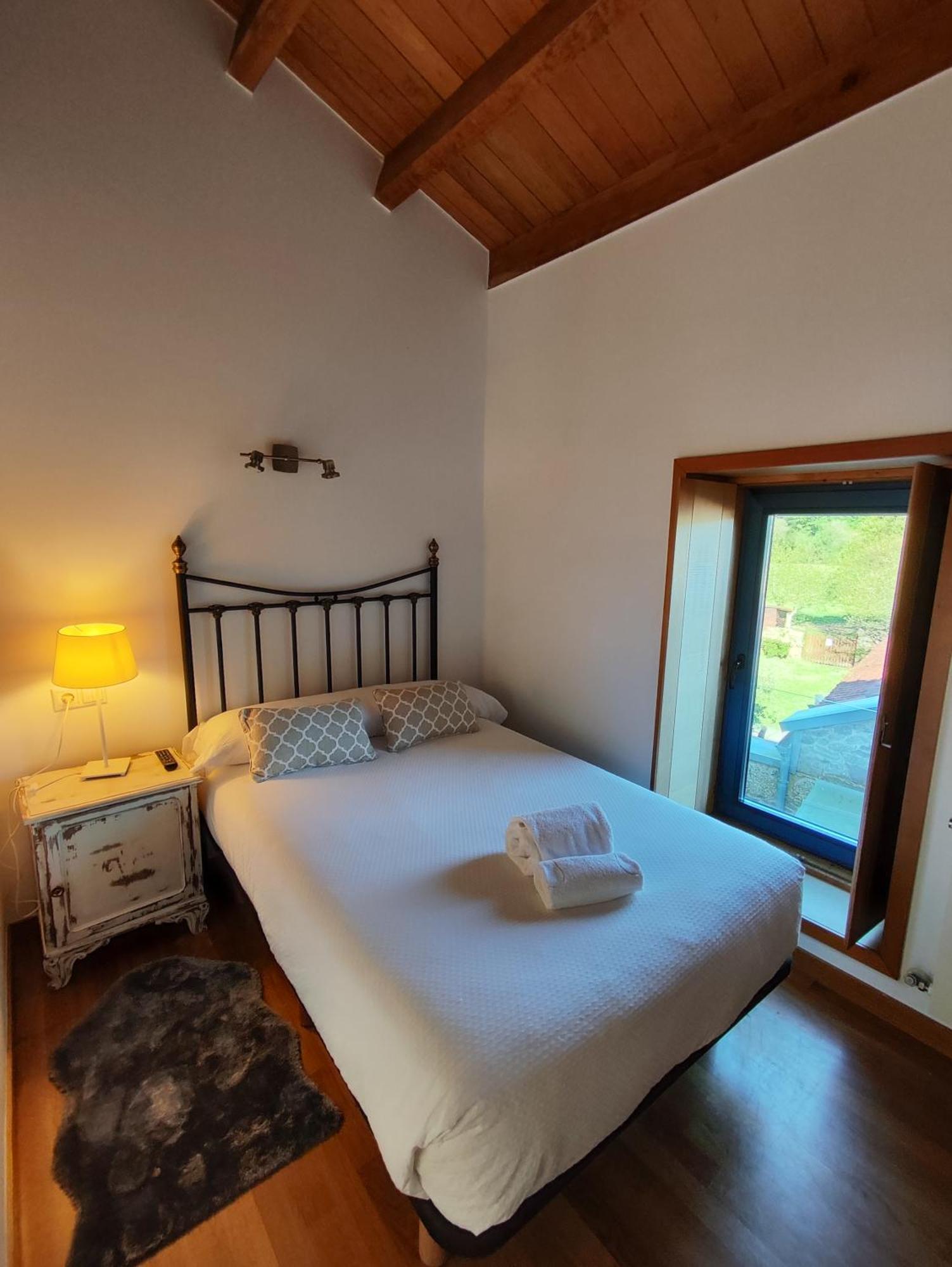 A Ribeira Do Tambre Guest House Troitosende Bagian luar foto