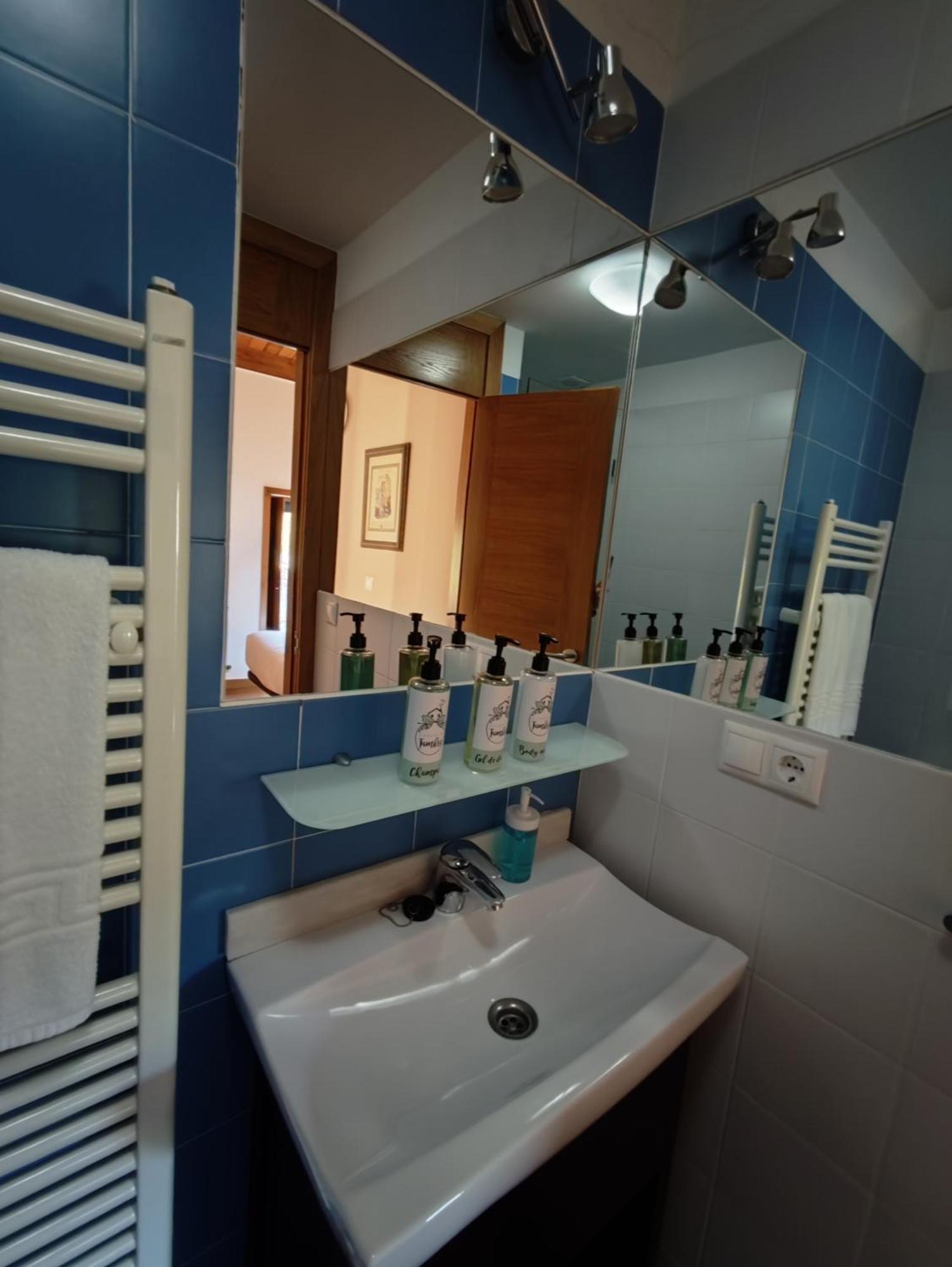 A Ribeira Do Tambre Guest House Troitosende Bagian luar foto